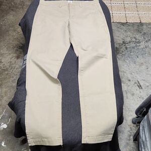 GAP Tan Chinos Modern Style